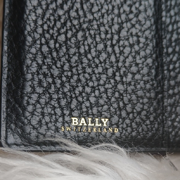 Bally Switzerland Vintage Black Textured Leather Wallet - Picture 4 of 12